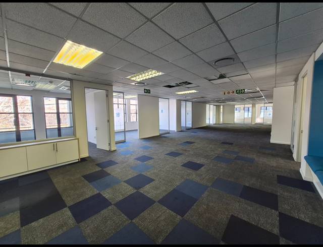 1,312M² OFFICE TO LET IN SANDTON CENTRAL